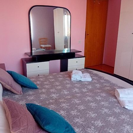 Вилла House Divna Valbandon Экстерьер фото